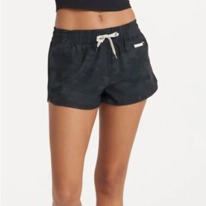 Vuori Clementine Shorts, color: Kelp